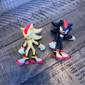 Jakks Sonic the Hedgehog Super Shadow and Shadow 4" Action Figures Lot of 2